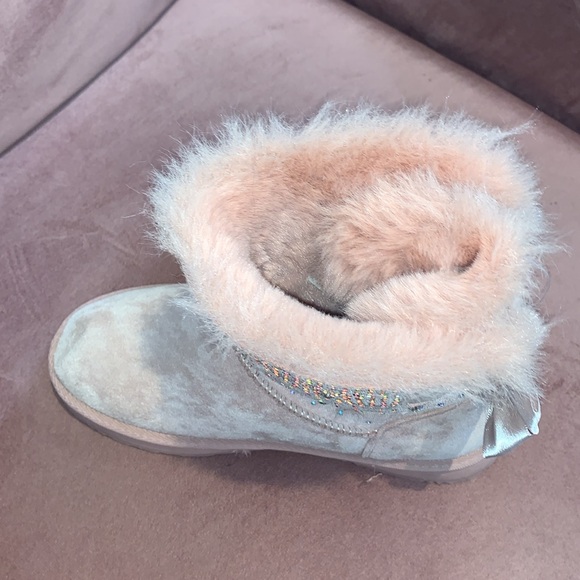 RHINESTONE 2 BOW PINK FUR BOOTS - Picture 10 of 11